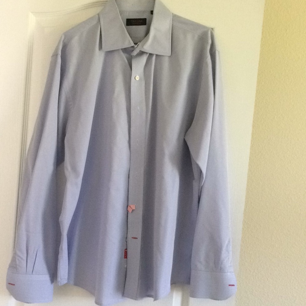 Men’s dress shirt. Excellent condition.